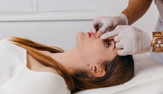 Burun Estetiği Nedir Faydaları Nelerdir