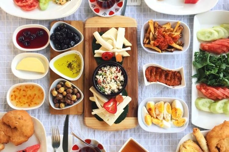 En İyi 9 Kemeraltı Kahvaltı Yerleri