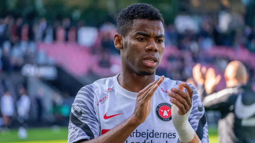 Raphael Onyedika Galatasarayın Transfer Radarında Orta Sahada Güçlenme Hamlesi mi